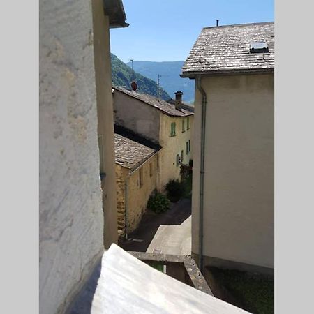 Bezauberndes Haus Fuer Erholsame Ferien Im Puschlav Campascio Exterior foto