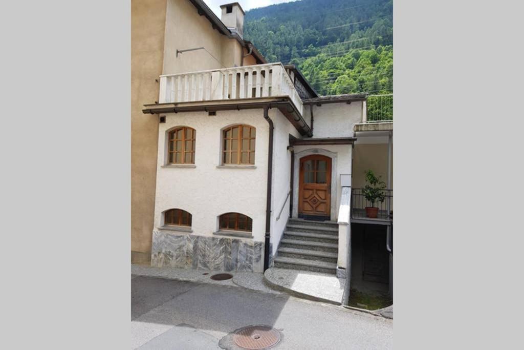 Bezauberndes Haus Fuer Erholsame Ferien Im Puschlav Campascio Exterior foto